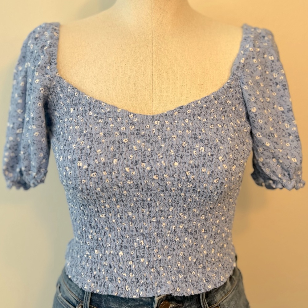 Abercrombie & Fitch Blue, Floral Smocked Top. Size: S